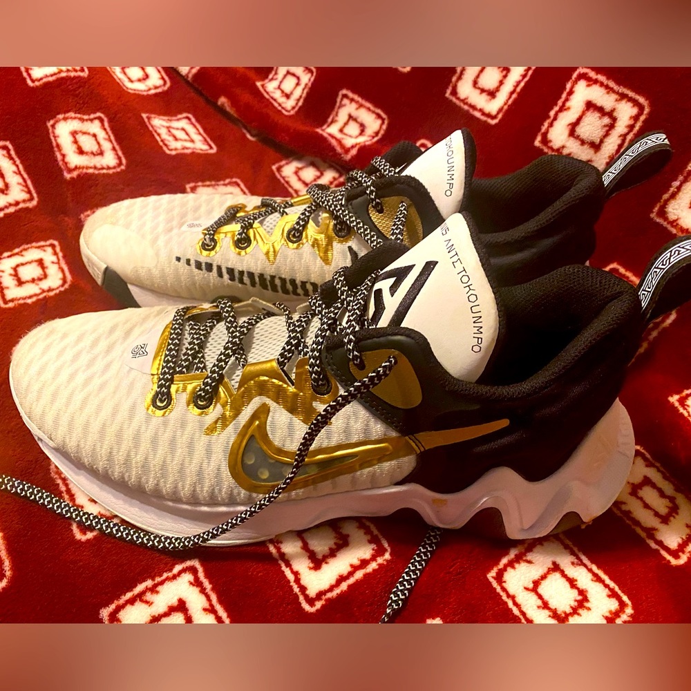 Nike Freak Giannis. Size 10.5